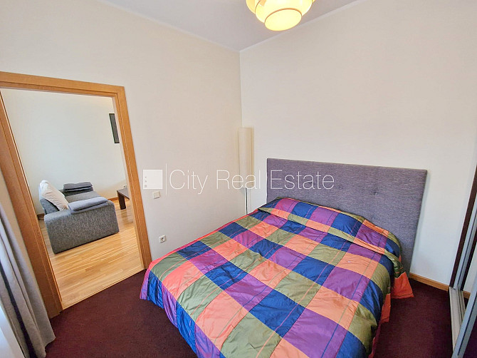 Фасадный дом, вход с улицы, лифт, количество спален 1 шт., высокие потолки, газовое Рига - изображение 10