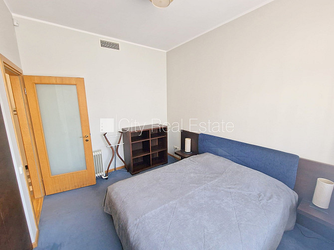 Фасадный дом, реновированный дом, вход с улицы, лифт, лестничная клетка после Рига - изображение 10