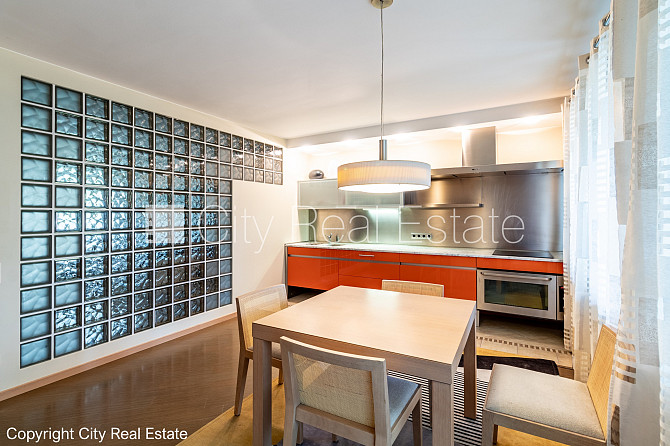 Renovēta māja, labiekārtota apzaļumota teritorija, slēgta teritorija, teritorijas iebrauktuves Jūrmala - foto 7