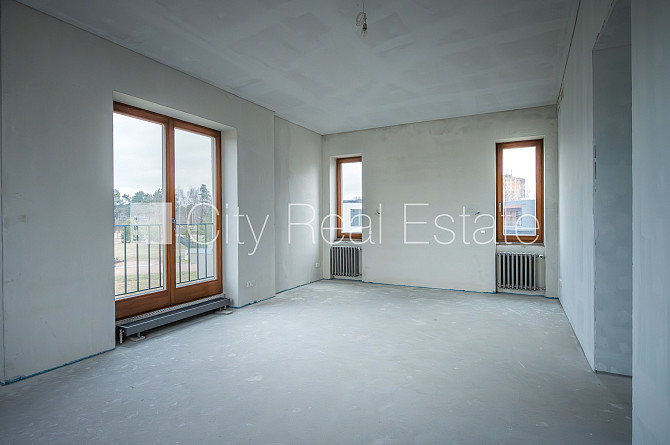 Частный дом, благоустроенная озеленённая территория, подъездная дорога покрыта Рига - изображение 18