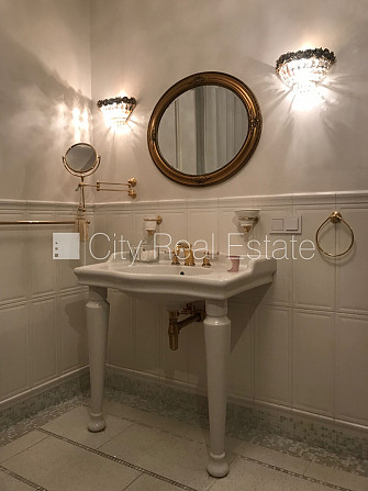 Фасадный дом, реставрированный дом, закрытый двор, бесплатная стоянка во дворе, Рига - изображение 10