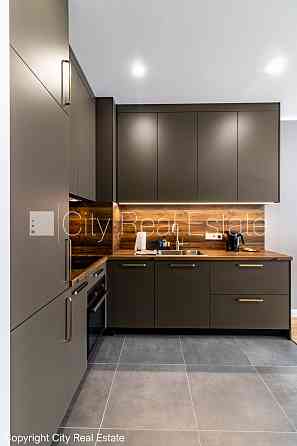 Новостройка, энергоэффективный дом, благоустроенная озеленённая территория, во Рига