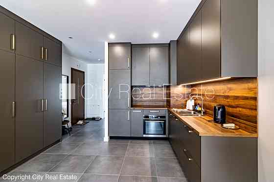 Новостройка, энергоэффективный дом, благоустроенная озеленённая территория, во Рига