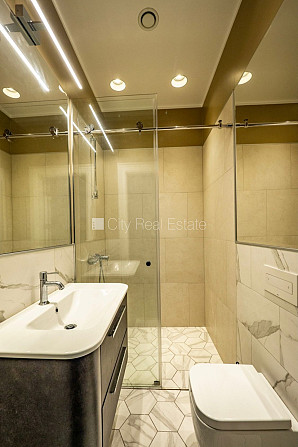 Реновированный дом, благоустроенный озеленённый двор, закрытый двор, лифт, Рига - изображение 12