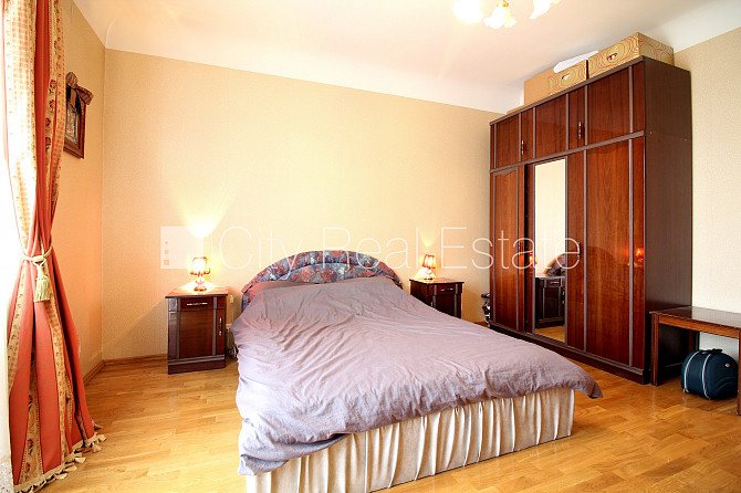 Земля в собственности, фасадный дом, кирпичные стены, закрытый двор, въездные Рига - изображение 11