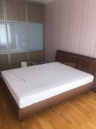 Рядный дом, благоустроенный озеленённый двор, закрытая территория, въездные Юрмала - изображение 11