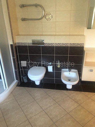 Рядный дом, благоустроенный озеленённый двор, закрытая территория, въездные Юрмала - изображение 15