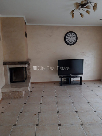 Рядный дом, благоустроенный озеленённый двор, закрытая территория, въездные Юрмала - изображение 2