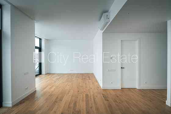 Рядный дом, новостройка, благоустроенная озеленённая территория, въездные Рига