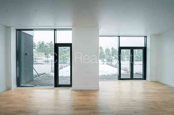 Рядный дом, новостройка, благоустроенная озеленённая территория, въездные Рига