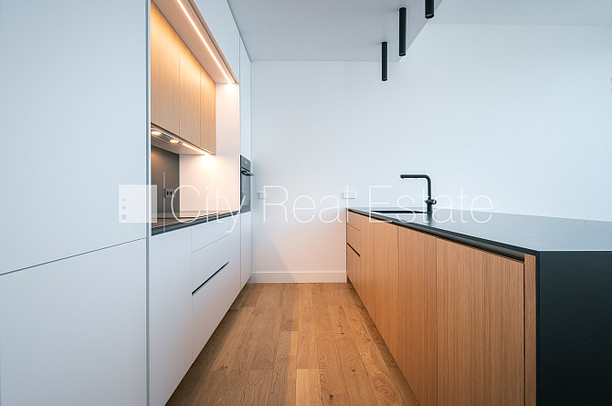 Рядный дом, новостройка, благоустроенная озеленённая территория, въездные Рига - изображение 9