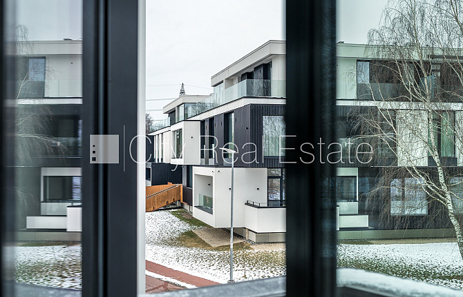 Рядный дом, новостройка, благоустроенная озеленённая территория, въездные Рига - изображение 1