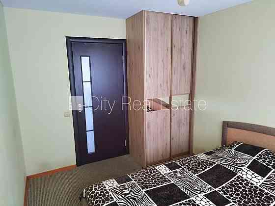 Реновированный дом, благоустроенный озеленённый двор, места для нескольких Рижский район