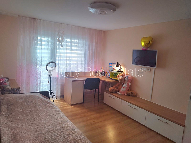 Реновированный дом, благоустроенный озеленённый двор, места для нескольких Рижский район - изображение 9