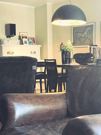 Fasādes māja, slēgts pagalms, vieta automašīnai, ieeja no ielas, kāpņu telpa pēc Rīga - foto 5