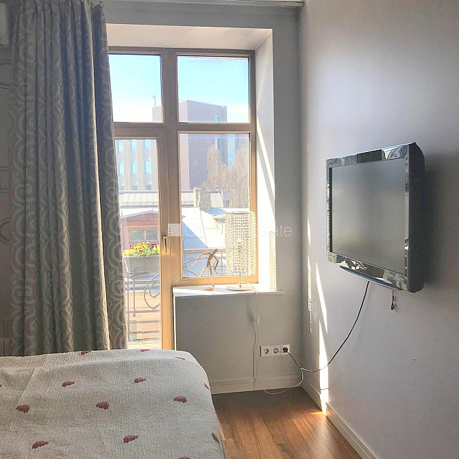 Fasādes māja, slēgts pagalms, vieta automašīnai, ieeja no ielas, kāpņu telpa pēc Rīga - foto 17