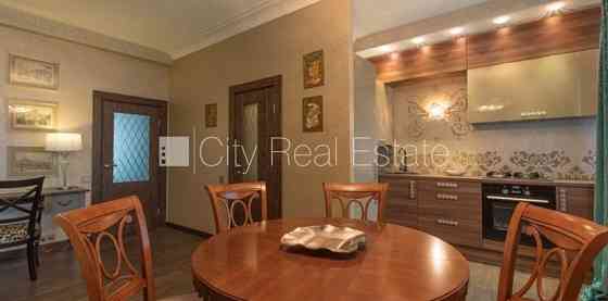 Зеленая территория, окна выходят в обе стороны дома, изолированные комнаты, Рига