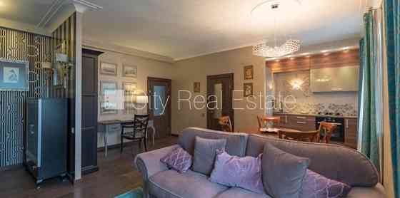 Зеленая территория, окна выходят в обе стороны дома, изолированные комнаты, Рига