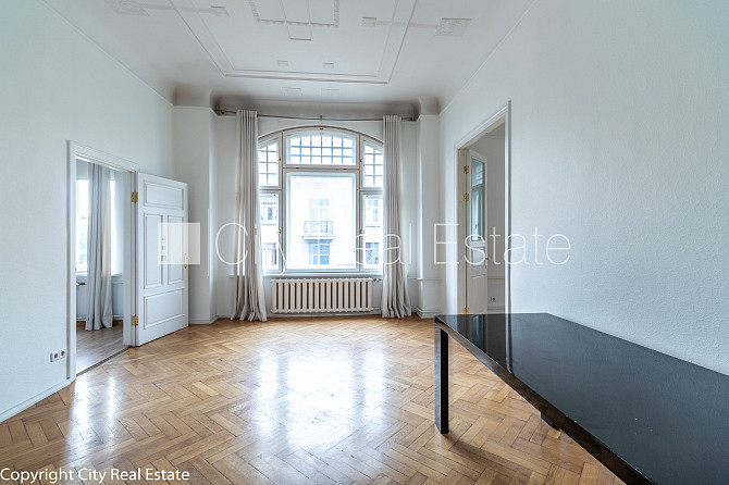 Фасадный дом, реновированный дом, кирпичные стены, фасад с декоративной Рига - изображение 2