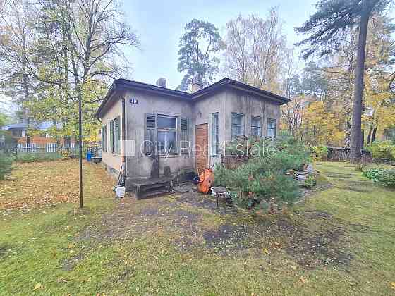 Земля в собственности, частный дом, металическое покрытие крыши, благоустроенная Юрмала