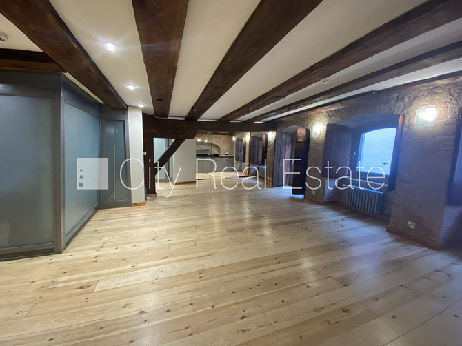 Fasādes māja, renovēta māja, ieeja no ielas, ir lifts, kāpņu telpa pēc kapitālā remonta, Rīga - foto 4