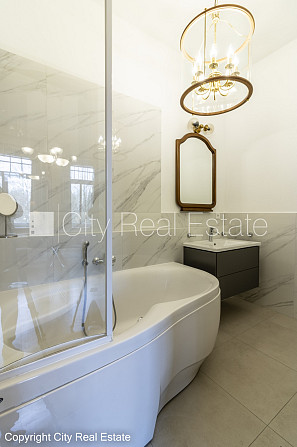 Projekts - Forburga Nams, fasādes māja, renovēta māja, zaļā teritorija, ieeja no ielas, ir Rīga - foto 9