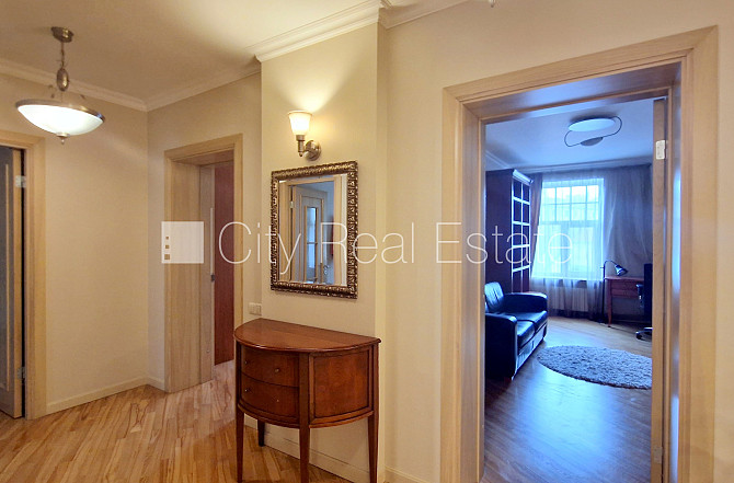 Zeme īpašumā, fasādes māja, restaurēta māja, ķieģeļu mūra sienas, ieeja no ielas, ir Rīga - foto 17