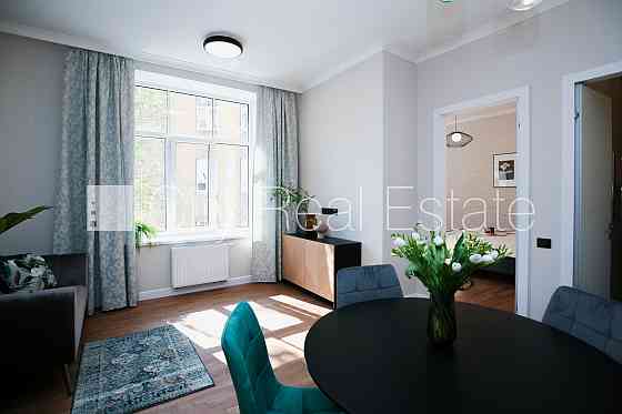 Реновированный дом, закрытый двор, душевая кабина, диван, двуспальная кровать, Rīga