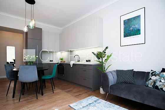 Реновированный дом, закрытый двор, душевая кабина, диван, двуспальная кровать, Rīga