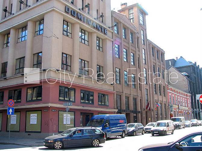 Fasādes māja, renovēta māja, ieeja no ielas, ir lifts, logi vērsti uz pagalma pusi, centrālā Rīga - foto 6