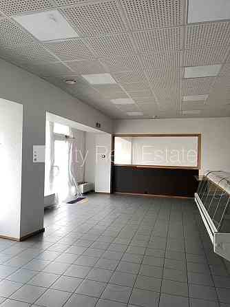 Фасадный дом, плата за обслуживание одного квадратного метра в  месяц 1.6 EUR, вход с Rīga