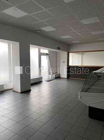 Фасадный дом, плата за обслуживание одного квадратного метра в  месяц 1.6 EUR, вход с Rīga