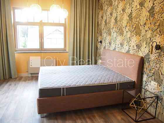 Частный дом, благоустроенный озеленённый двор, гараж на одну машину, терасса, Юрмала