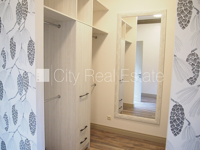 Частный дом, благоустроенный озеленённый двор, гараж на одну машину, терасса, Юрмала - изображение 13