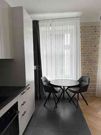 Студио, кухня объединена с комнатой, высокие потолки, центральное отопление, Рига