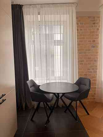 Студио, кухня объединена с комнатой, высокие потолки, центральное отопление, Рига