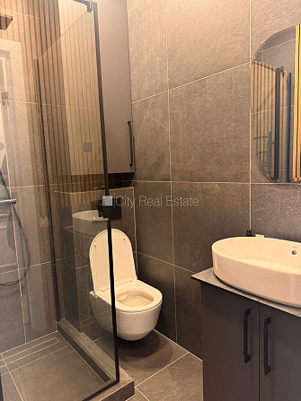 Студио, кухня объединена с комнатой, высокие потолки, центральное отопление, Рига - изображение 9