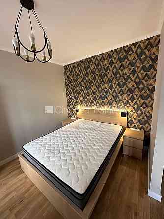 Фасадный дом, возможность аренды парковки, вход с улицы, лестничная клетка после Рига