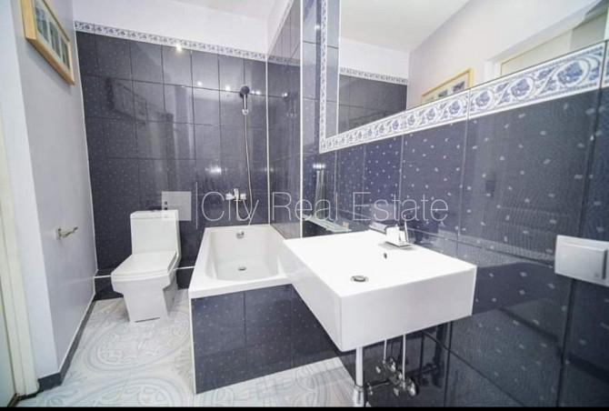 Фасадный дом, реновированный дом, объект охраняет физическая охрана, вход со Рига - изображение 16