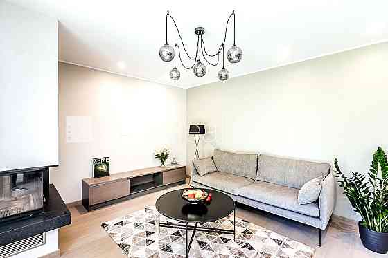 Таунхаус, новостройка, благоустроенная озеленённая территория, подъездная Rīga