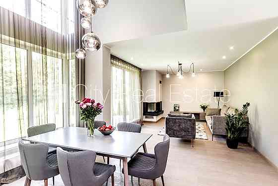 Таунхаус, новостройка, благоустроенная озеленённая территория, подъездная Rīga