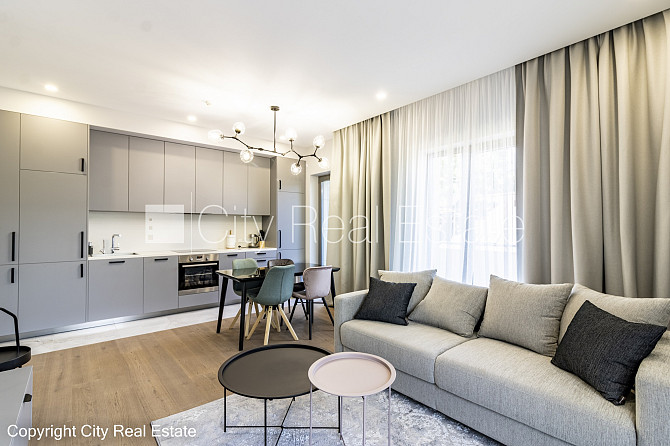 Jaunceltne, labiekārtota apzaļumota teritorija, slēgts pagalms, iežogota teritorija ar metāla Jūrmala - foto 2