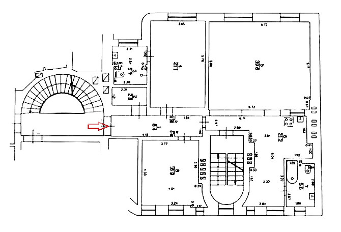 Fasādes māja, renovēta māja, ieeja no ielas, ir lifts, kāpņu telpa pēc kosmētiskā remonta, Rīga - foto 18