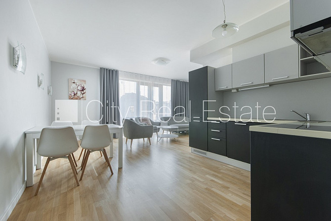 Проект - Kalpaka Residence, фасадный дом, благоустроенный озеленённый двор, вход с улицы, Рига - изображение 5