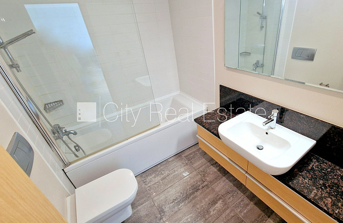 Новостройка, закрытая территория, въездные ворота оснащены автоматической Рига - изображение 19