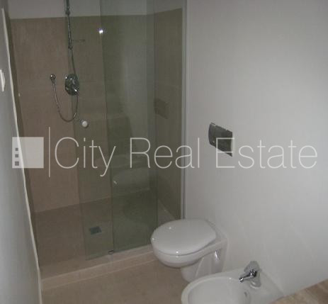 Projekts - Kuģu 26, jaunceltne, apsargāta autostāvvieta, luksuss apartamenti , terase, logi Rīga - foto 5