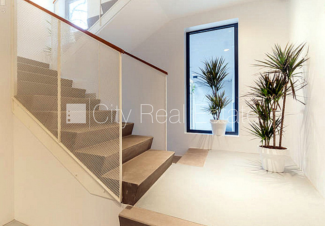 Zeme īpašumā, jaunceltne, fasādes māja, monolīta betona sienas, par terases platību Rīga - foto 14