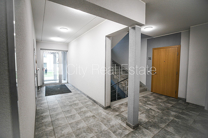 Jaunceltne, labiekārtota apzaļumota teritorija, slēgta teritorija, vieta automašīnai, pagalmā Rīga - foto 11