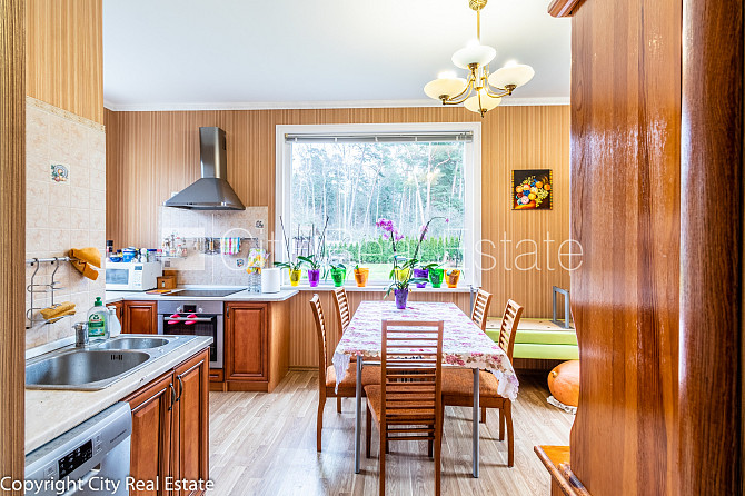 Labiekārtota apzaļumota teritorija, guļamistabu skaits 3 gab., gāzes apkure, restaurēti, Jūrmala - foto 2