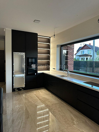 Частный дом, закрытая территория, территория обнесена железным забором, гараж на Огре и Огрский край - изображение 10